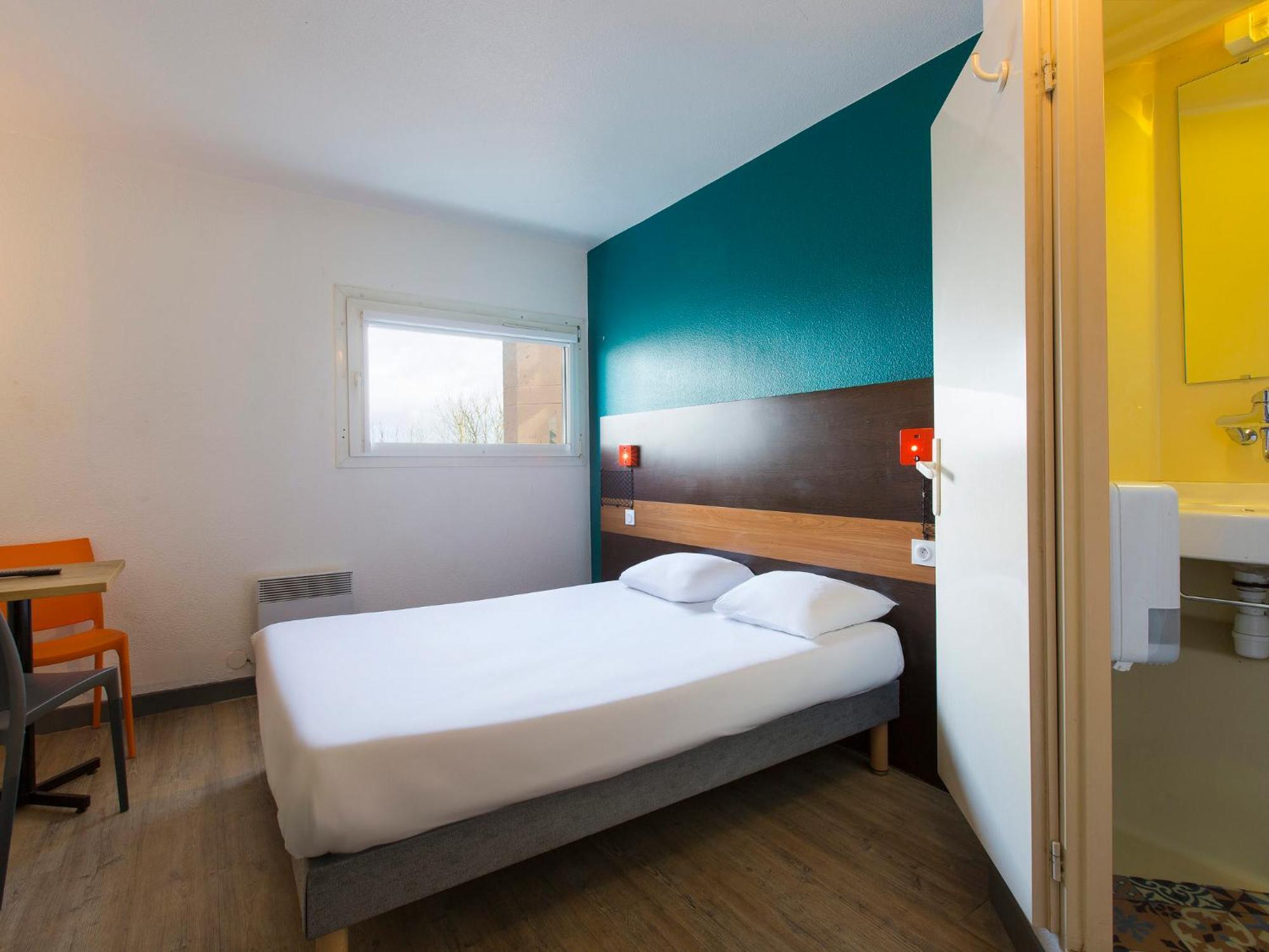 Hotel F1 Maurepas Maurepas  Exteriör bild
